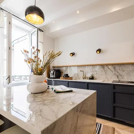 Bloom Keyweek Center *