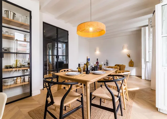 Bloom Keyweek Center 比亚里茨