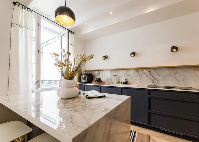 Bloom Keyweek Center *