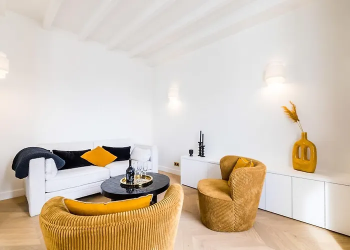 Bloom Keyweek Center * 比亚里茨